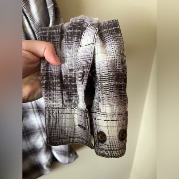 Carhartt Flannel - Picture 7 of 7